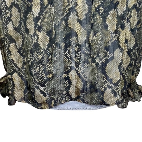 H&M Top Snake Print Green Sheer Ruffle Tie Neck Lightweight Long Sleeves size 2 - Picture 7 of 13